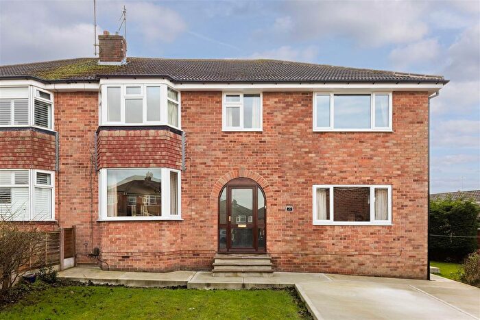 5 Bedroom Semi Detached House For Sale In Primley Park Walk, Alwoodley, LS17