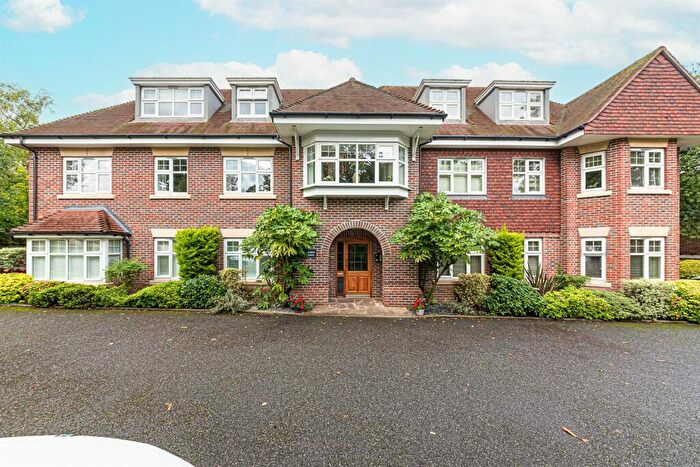 2 Bedroom Apartment To Rent In Landen House, Rectory Road, Wokingham, RG40