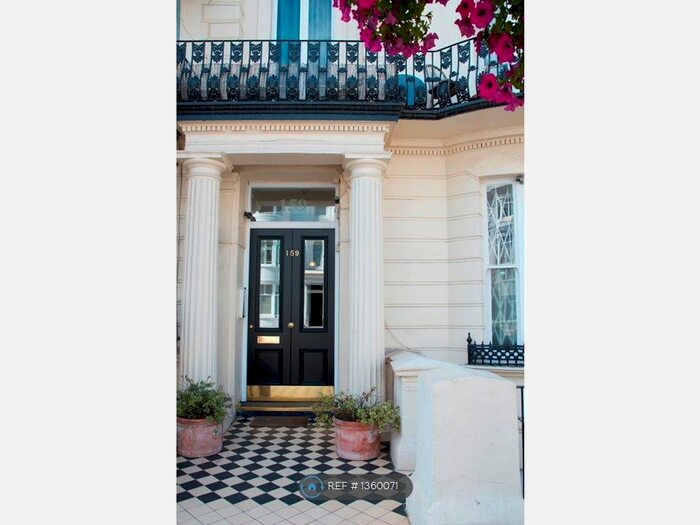 Studio To Rent In Gloucester Terrace, London, W2