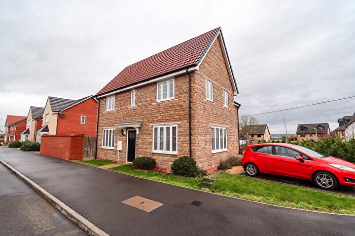 3 Bedroom Semi-Detached House For Sale In Egret Drive, Yatton, BS49