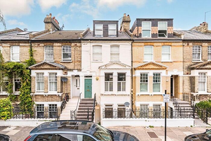 2 Bedroom Flat For Sale In Chesson Road, West Kensington, W14