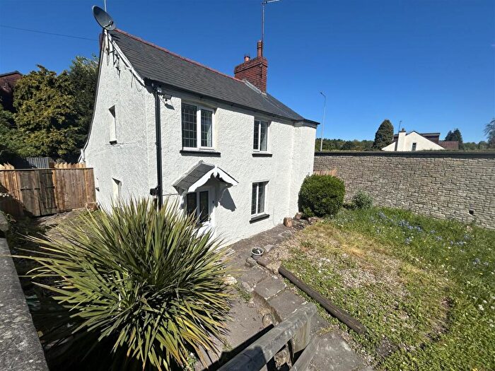 3 Bedroom Cottage To Rent In Forge Mews, Newport, NP10