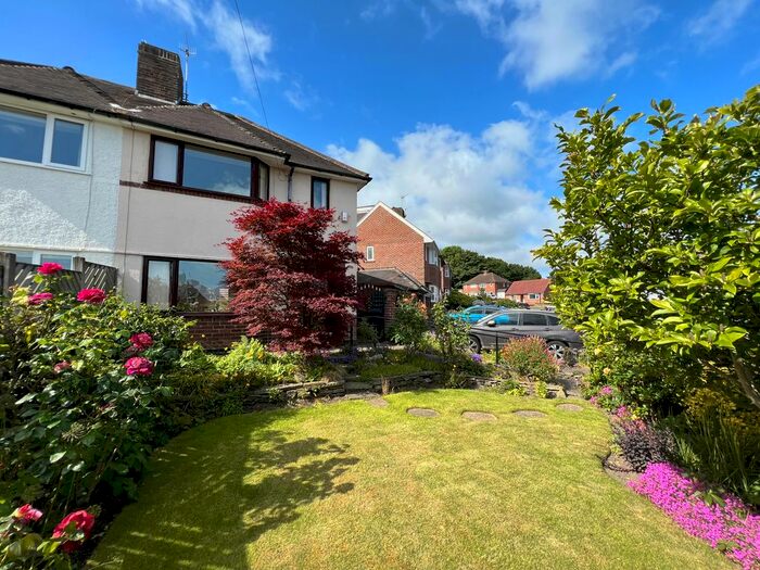 3 Bedroom Semi-Detached House To Rent In Orchards Way, Chesterfield, Derbyshire, S40