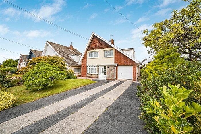 4 Bedroom Detached House For Sale In Havergal Close, Caswell, Swansea, SA3