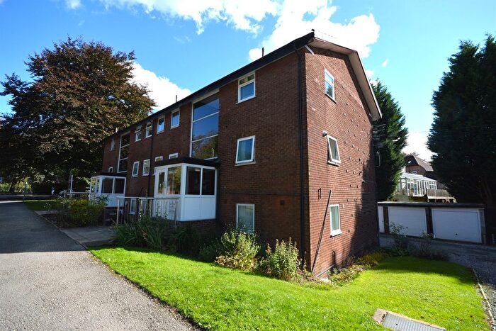 1 Bedroom Flat For Sale In Kingsleigh Road, Heaton Mersey, SK4