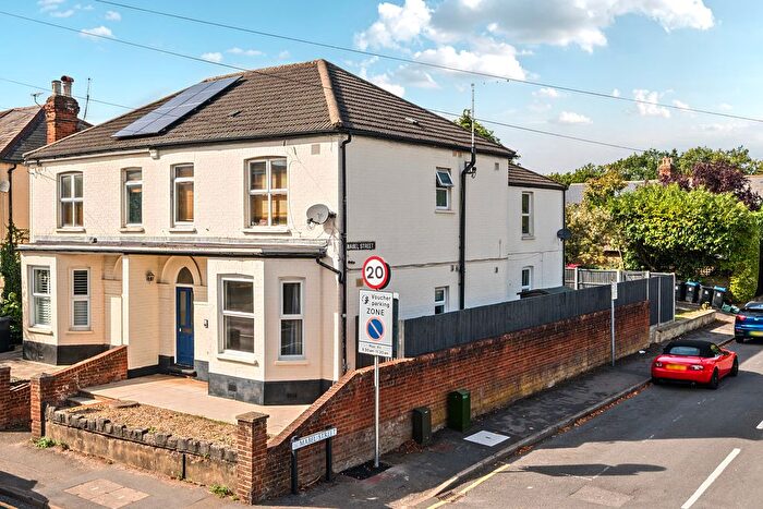2 Bedroom Maisonette For Sale In Goldsworth Road, Woking, Surrey, GU21