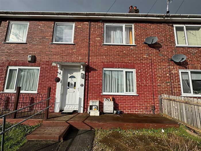 2 Bedroom Flat For Sale In Eggbuckland, Plymouth, PL6