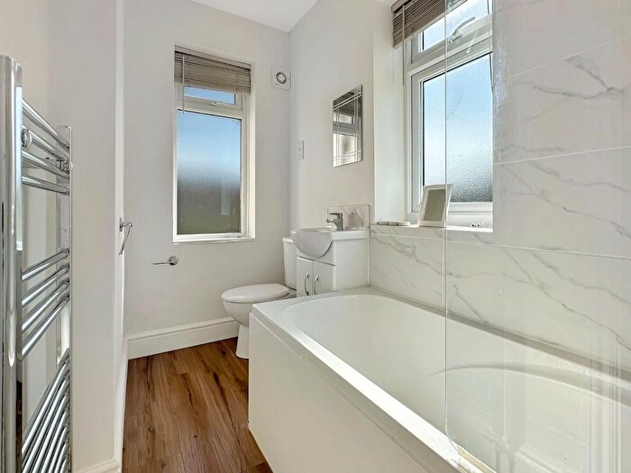 4 Bedroom Detached House For Sale In Coldhams Lane, Cambridge, CB1