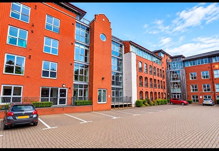 2 Bedroom Flat To Rent In Portland Road, Nottingham, NG7