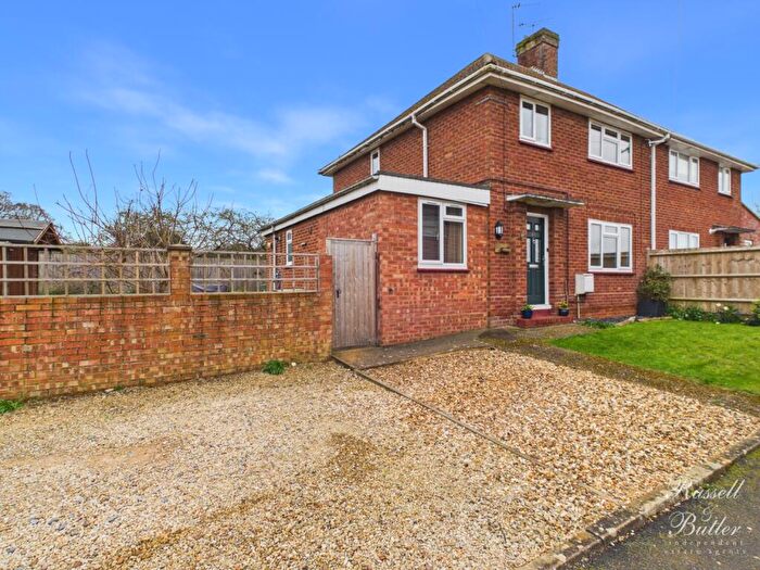 3 Bedroom Semi Detached House For Sale In The Rise, Gawcott, Buckingham, MK18