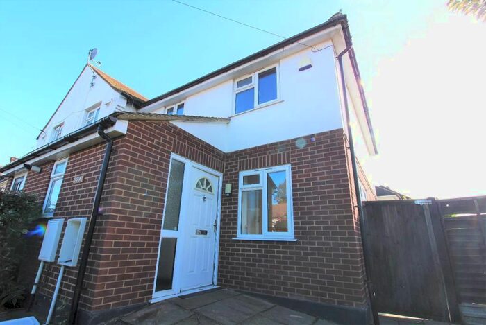 3 Bedroom Semi-Detached House To Rent In Bell Avenue, West Drayton, Middlesex, UB7