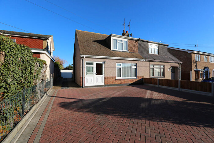 3 Bedroom Chalet For Sale In Louise Road, Rayleigh, SS6