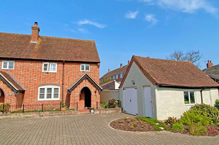 2 Bedroom End Of Terrace House For Sale In Dorchester, OX10