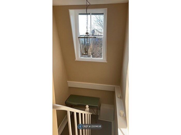 1 Bedroom Flat To Rent In Westgate Terrace, London, SW10