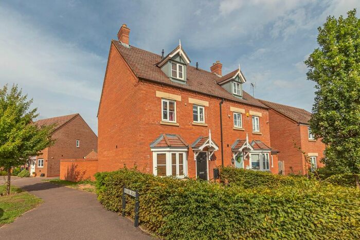 4 Bedroom Semi-Detached House To Rent In Kestrel Way, Leighton Buzzard, LU7