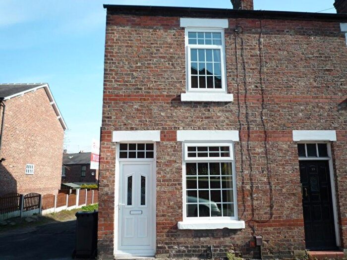 2 Bedroom Property To Rent In Ladyfield Street, Ws, SK9