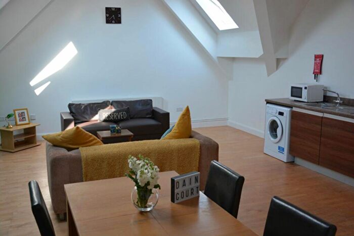 2 Bedroom Flat To Rent In Apt Dain Court, B29
