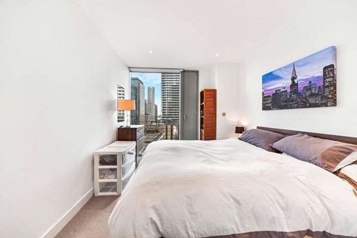 1 Bedroom Flat To Rent In Landmark East, Marsh Wall, E14