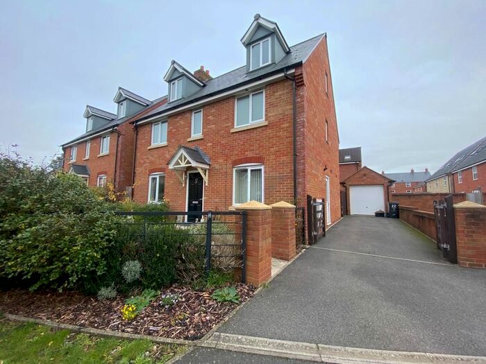 5 Bedroom Detached House For Sale In Melstock Road, Swindon SN25