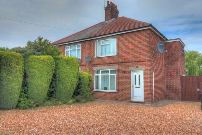4 Bedroom Semi-Detached House For Sale In Battlefields Lane North, Holbeach, Spalding, PE12