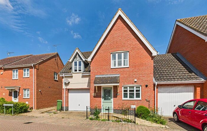 3 Bedroom Link Detached House For Sale In Woodruff Road, Thetford, IP24