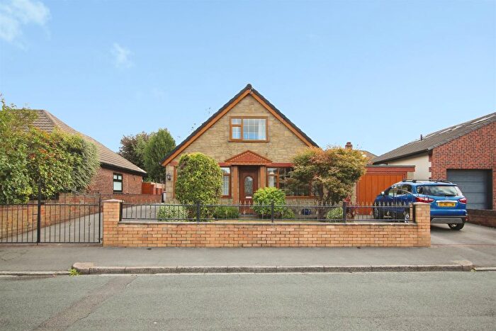 4 Bedroom Detached Bungalow For Sale In Ullswater Road, Dewsbury, WF12