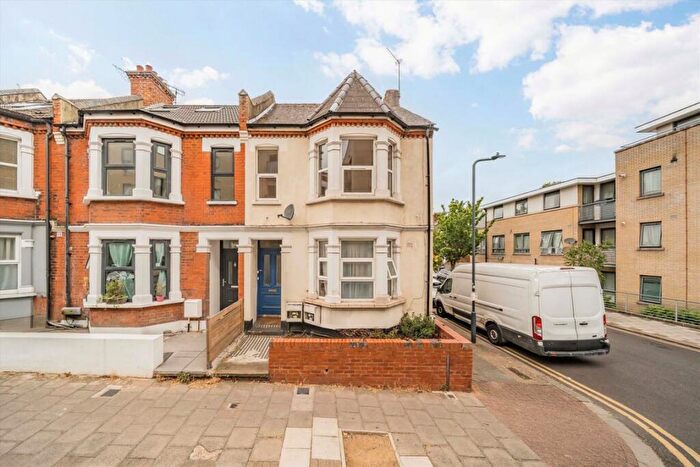 2 Bedroom Flat For Sale In Grange Road, London, NW10
