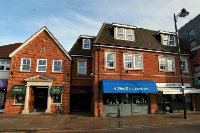 1 Bedroom Flat To Rent In High Street, Cobham, Surrey, KT11
