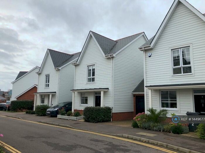 3 Bedroom Detached House To Rent In Berry Drive, Snodland, ME6