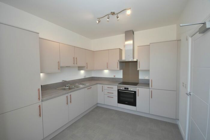 2 Bedroom Flat To Rent In Broomhall Court, Inverness, Highland, IV2