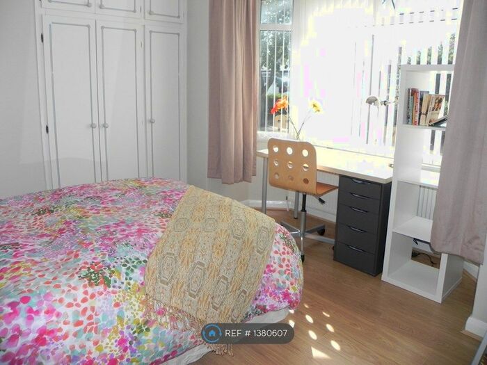 3 Bedroom Semi-Detached House To Rent In Inglemire Lane, Hull, HU6