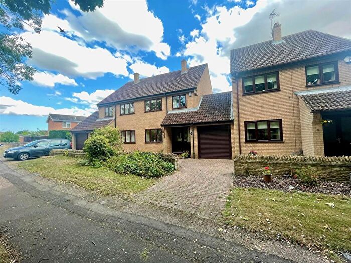 3 Bedroom Property For Sale In The Leys, Peterborough, PE3