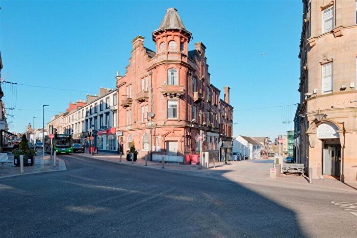 2 Bedroom Apartment To Rent In Cadzow St, Flat /, Hamilton, ML3