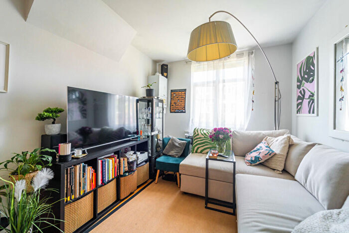 1 Bedroom Apartment To Rent In Brondesbury Villas, Queen's Park, London, NW6
