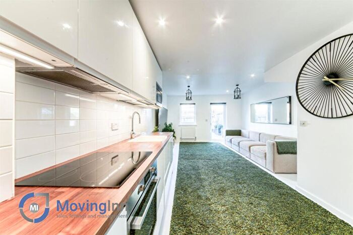 4 Bedroom House For Sale In Calypso Crescent, Peckham, SE15