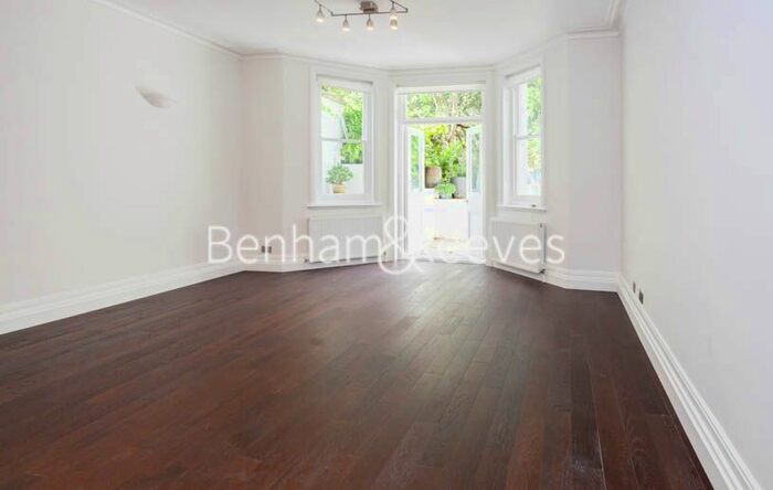 2 Bedroom Flat To Rent In Holland Park, Kensington, W11