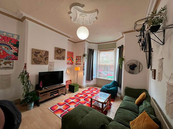 1 Bedroom House To Rent In Bentinck Road, Arboretum, East Midlands, NG7