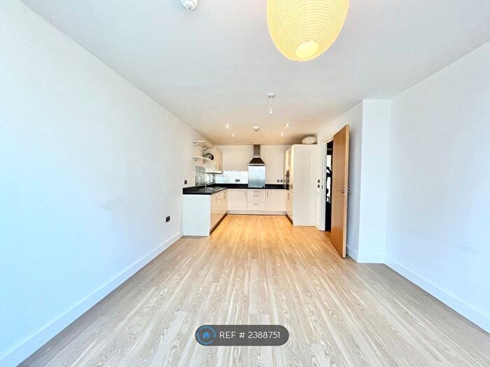 2 Bedroom Flat To Rent In Booth Court, London, SE13