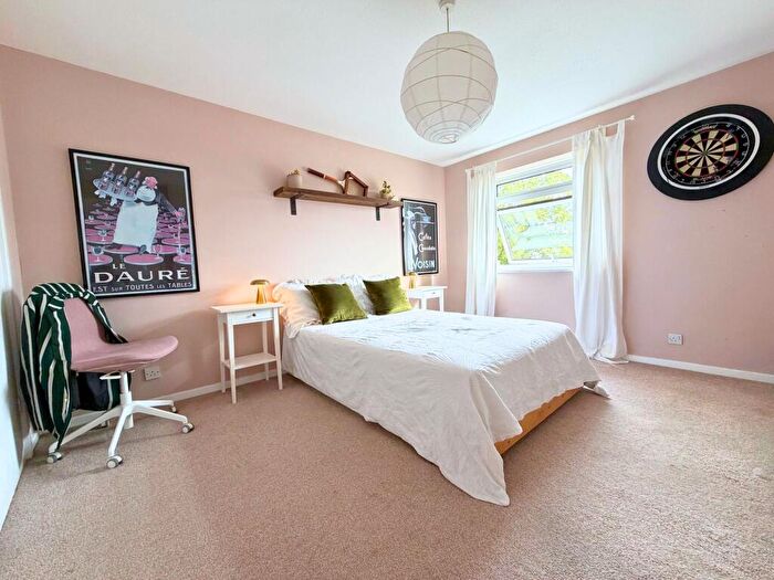 2 Bedroom Maisonette For Sale In Founders Gardens, London, SE19