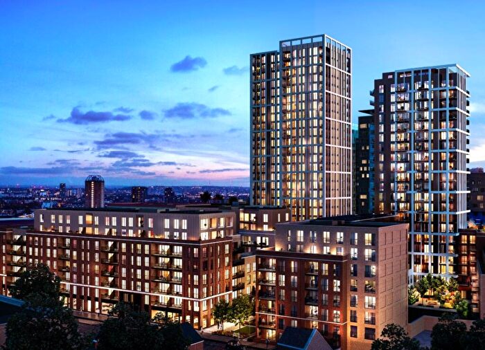 2 Bedroom Apartment To Rent In Bouchon Point, London, E1