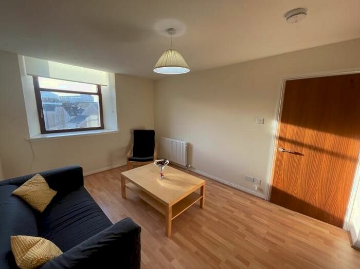 2 Bedroom Flat To Rent In Pleasance Court, Dundee, DD1