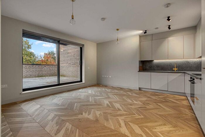 1 Bedroom Flat To Rent In Spire Mews, London, N4