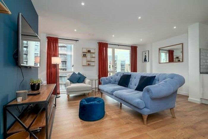 2 Bedroom Flat To Rent In Cooks Road, London, E15