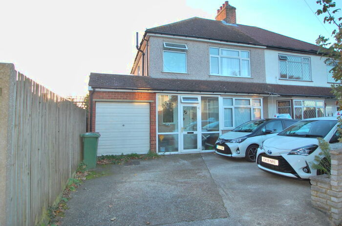 3 Bedroom House To Rent In Banstead Way, Wallington, SM6