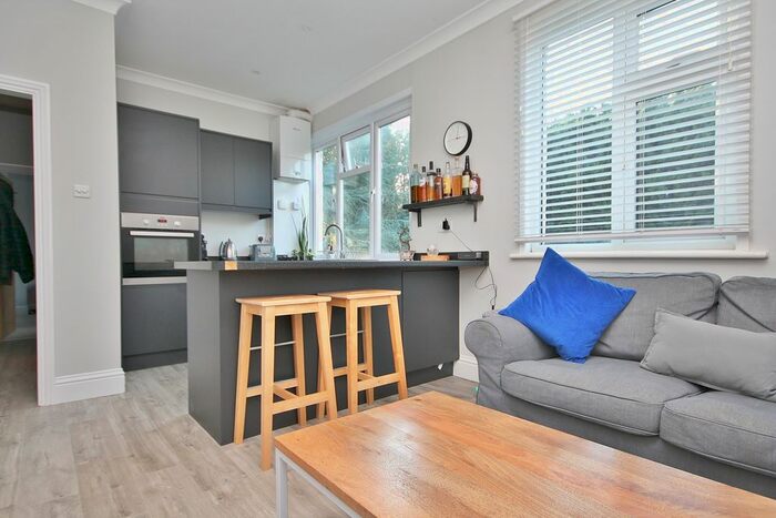 1 Bedroom Flat To Rent In York Road, Woking, Surrey, GU22