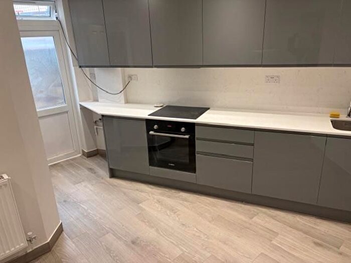 Studio To Rent In Moorefield Road, Tottenham, N17