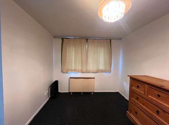1 Bedroom Flat To Rent In Bridge Meadows, London, SE14