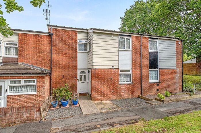 3 Bedroom Terraced House For Sale In Pitcairn Close, Basingstoke, Hampshire, RG24
