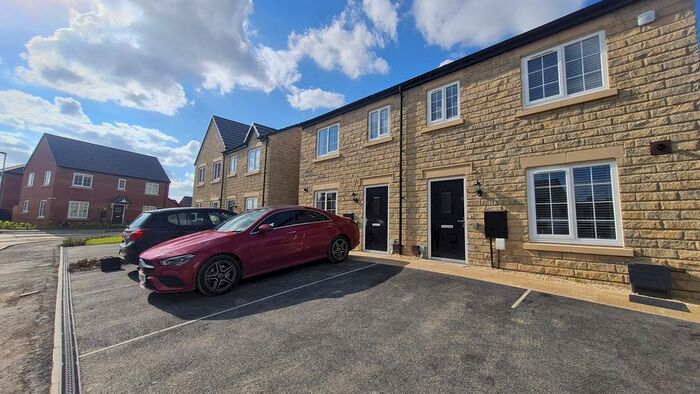 3 Bedroom Semi-Detached House To Rent In Turnstone Close, Wakefield, WF1