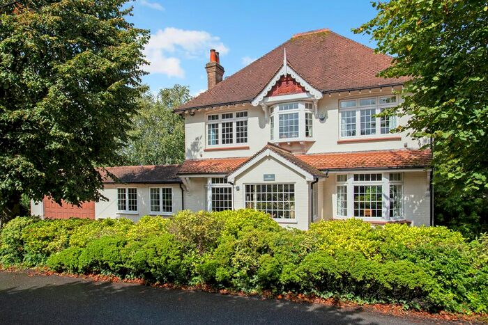 4 Bedroom Detached House For Sale In Ship Hill, Tatsfield, TN16